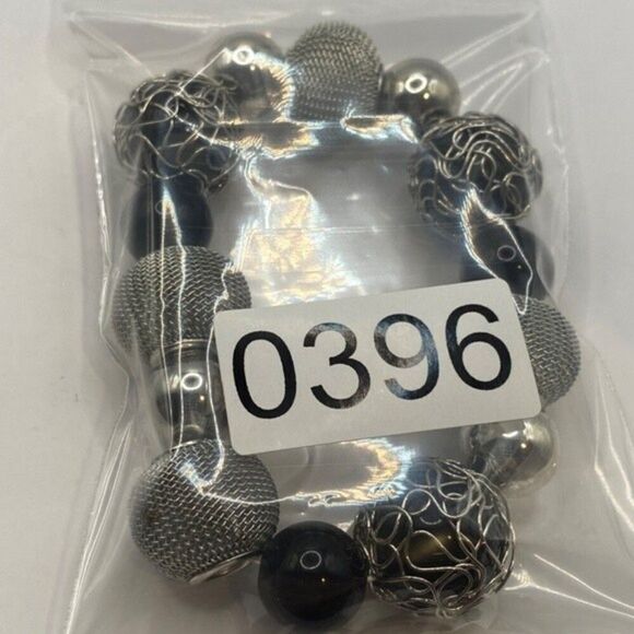 Vintage Mixed Silver and Black Beaded Bracelet - Picture 6 of 6